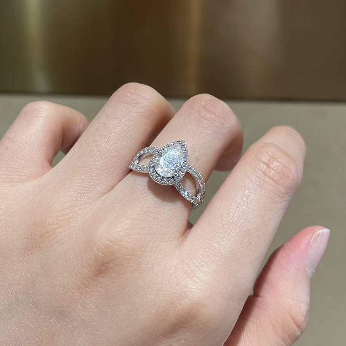 Shuidi Women's Ring S925 Silver Plated Platinum Customized Selection Main Stone Moissanite Diamond 1.5ct/Secondary Stone High Carbon Diamond